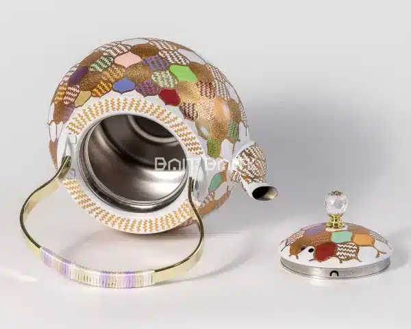 sk-3402-1 إبريق شاي فاخر أبيض بزخارف ملوّنة وذهبية – 2.0 لتر - بيت بيتك لبنان