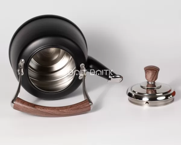 sk-3936-1 غلاية صفّارة 2.5 لتر أسود مطفي – مقبض بنقشة خشب - بيت بيتك لبنان