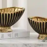 أوعية زينة سيراميك سوداء وذهبية مضلعة