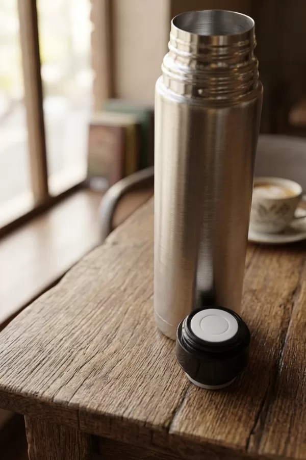 rYrmjsAj-1.jpg Elegant Stainless Steel Vacuum Insulated Water Bottle - Bait Baitk Lebanon