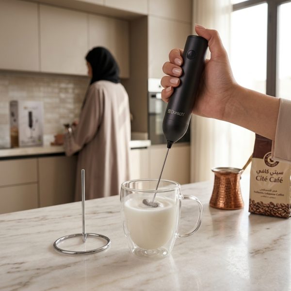 Dorsch Milk Frother 3 Speed Rechargeable battery DH-07560 in use Dorsch Milk Frother 3 Speed Rechargeable battery DH-07560 in use